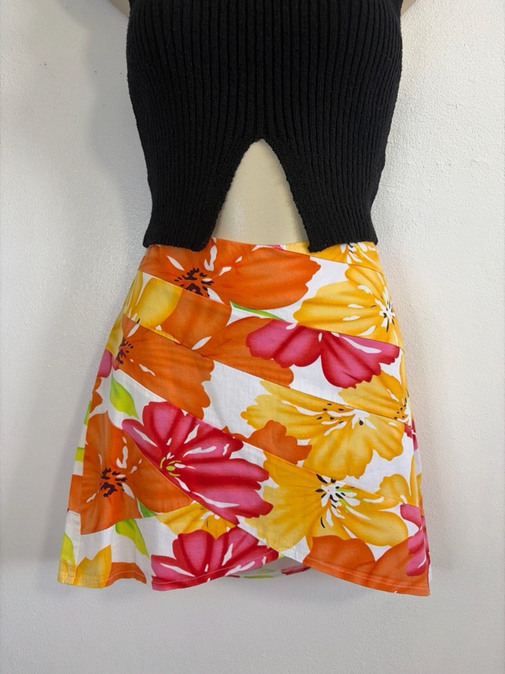Floral A-Line Mini Skirt in Orange, Yellow & Pink Size M/L